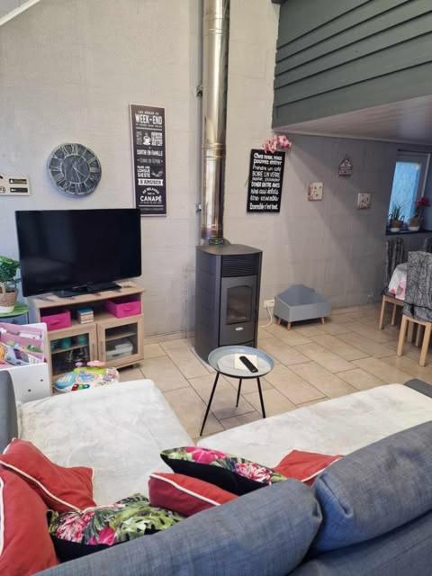 Vila Cocon Douillet Avec Chaleur Ambiante Du Poele A Pellets Hastiere-par-dela Exteriér fotografie